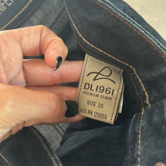 DL1961 Jennifer high rise boot cut jeans dark wash size 25 - Picture 5 of 9